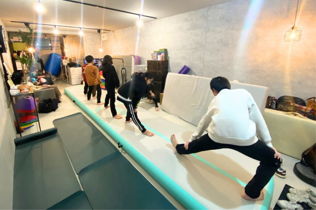 Spolog(スポログ)西新宿 子供向け体操教室の様子