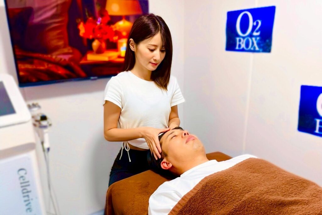 酸素ボックス(カプセル)整体の様子